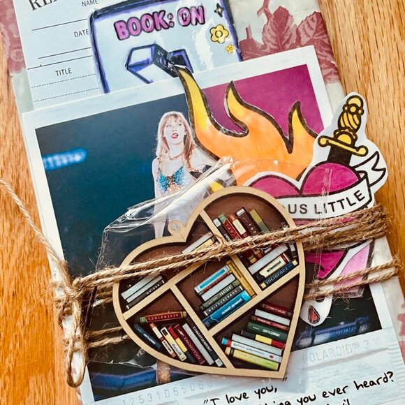 Taylor Swift Blind Date Book - Eras Tour Themed - Picture 5 of 7